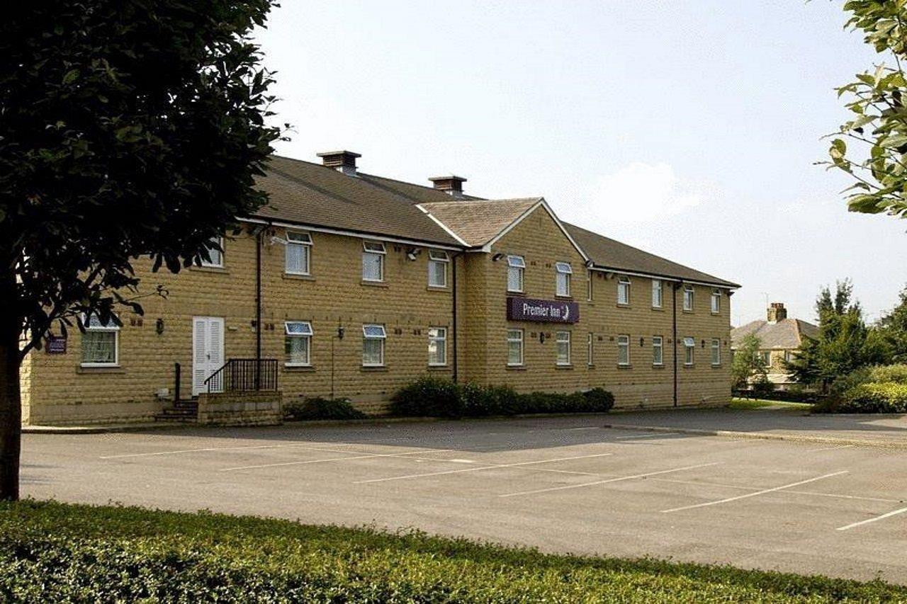 Premier Inn Huddersfield West Exteriér fotografie
