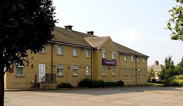 Premier Inn Huddersfield West Exteriér fotografie